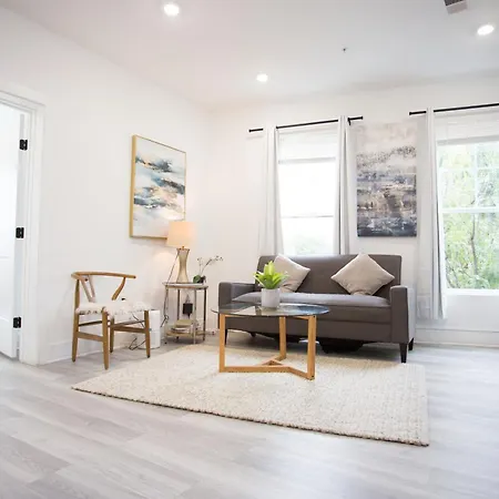 Charming Capitol Hill Home With Stunning Views!